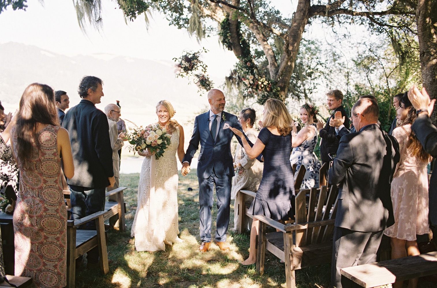 upscale-barn-wedding-at-the-peace-barn