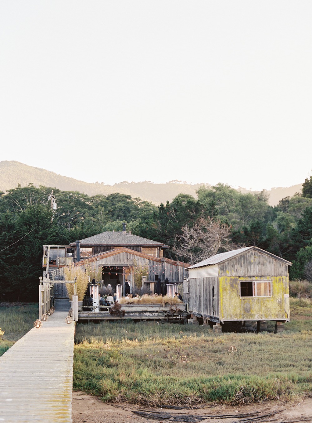 upscale-barn-wedding-at-the-peace-barn