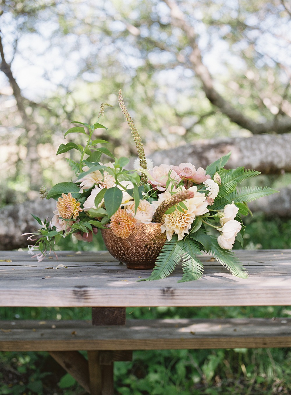 upscale-barn-wedding-at-the-peace-barn