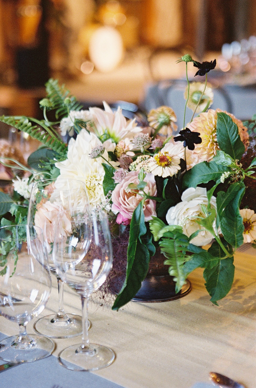 upscale-barn-wedding-at-the-peace-barn