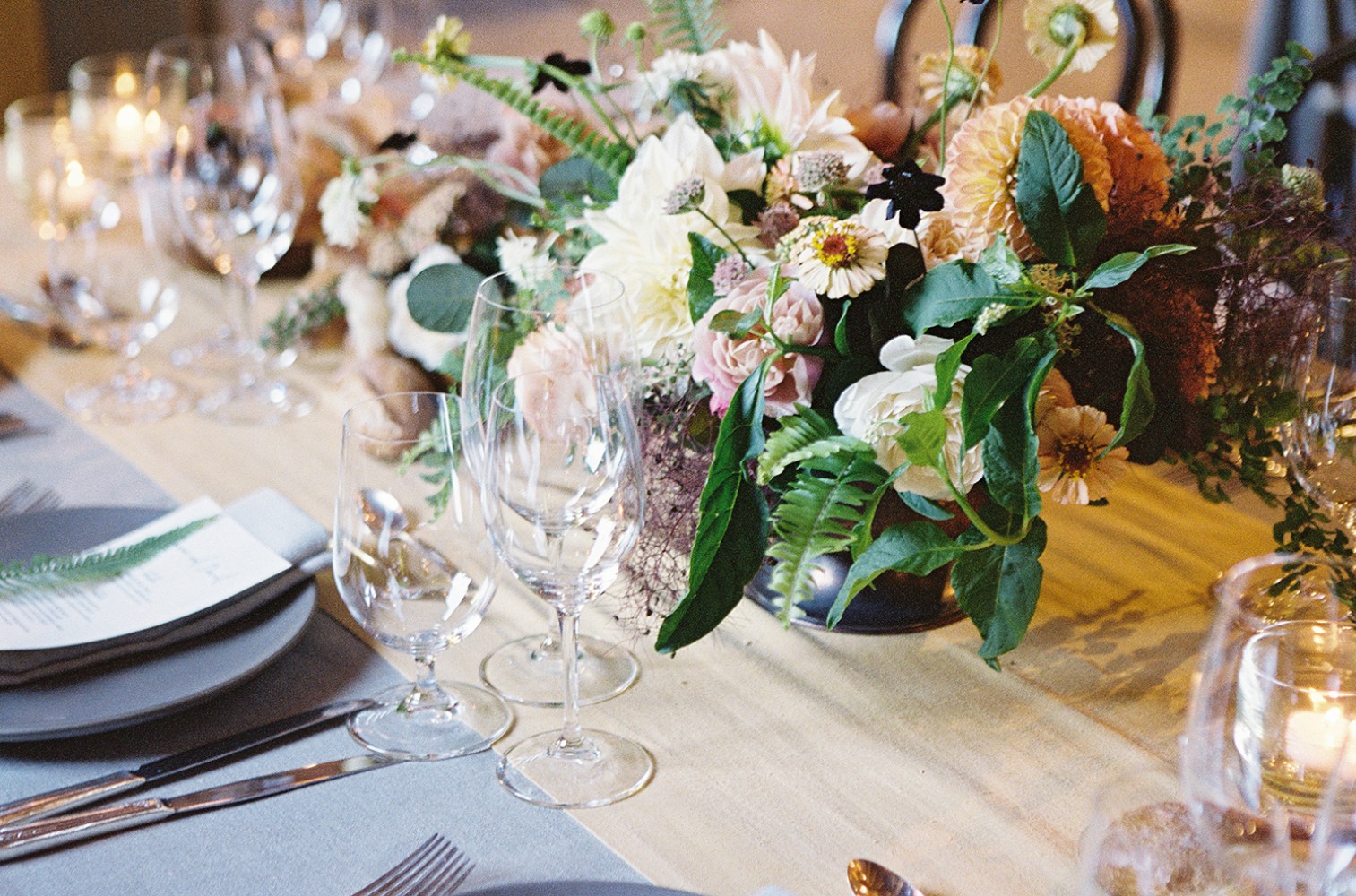upscale-barn-wedding-at-the-peace-barn