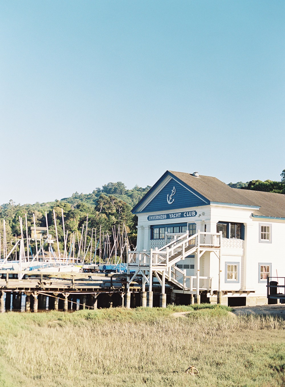 upscale-barn-wedding-at-the-peace-barn