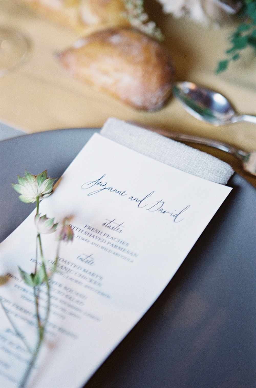 upscale-barn-wedding-at-the-peace-barn