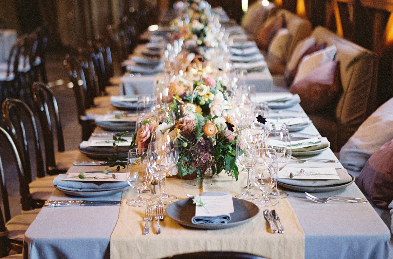 upscale-barn-wedding-at-the-peace-barn