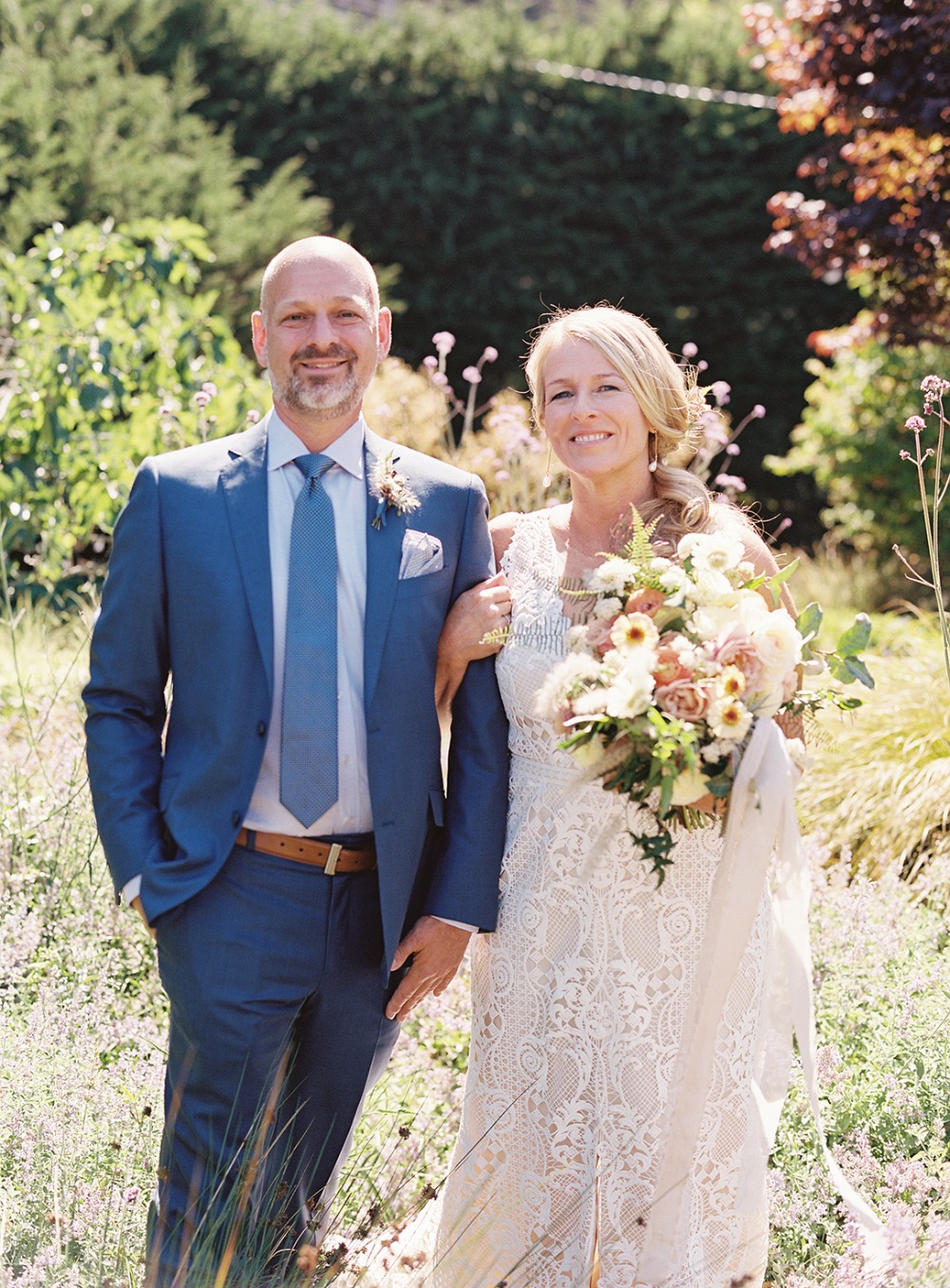 upscale-barn-wedding-at-the-peace-barn