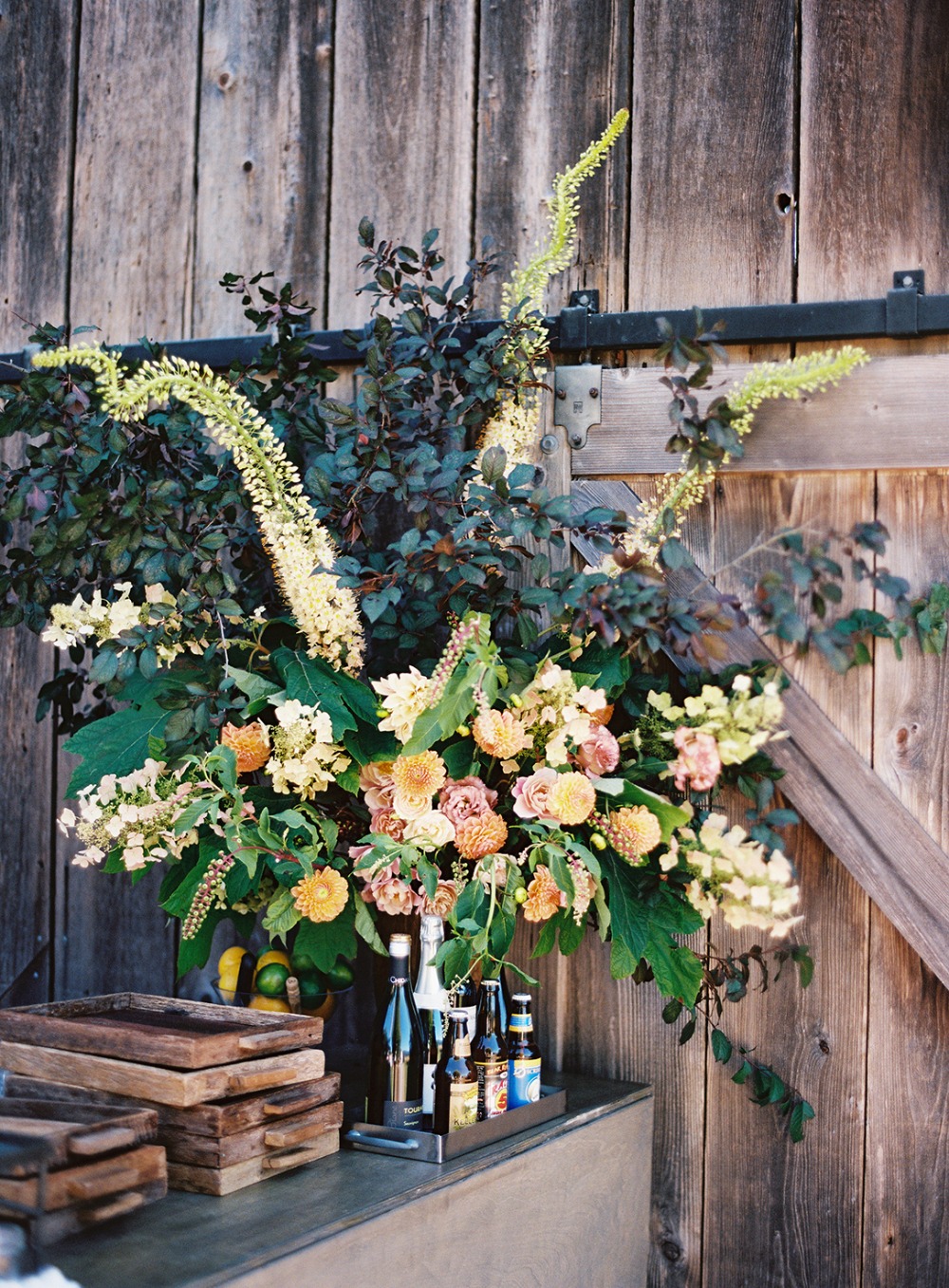 upscale-barn-wedding-at-the-peace-barn