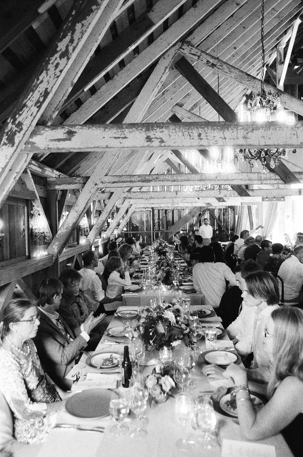 upscale-barn-wedding-at-the-peace-barn