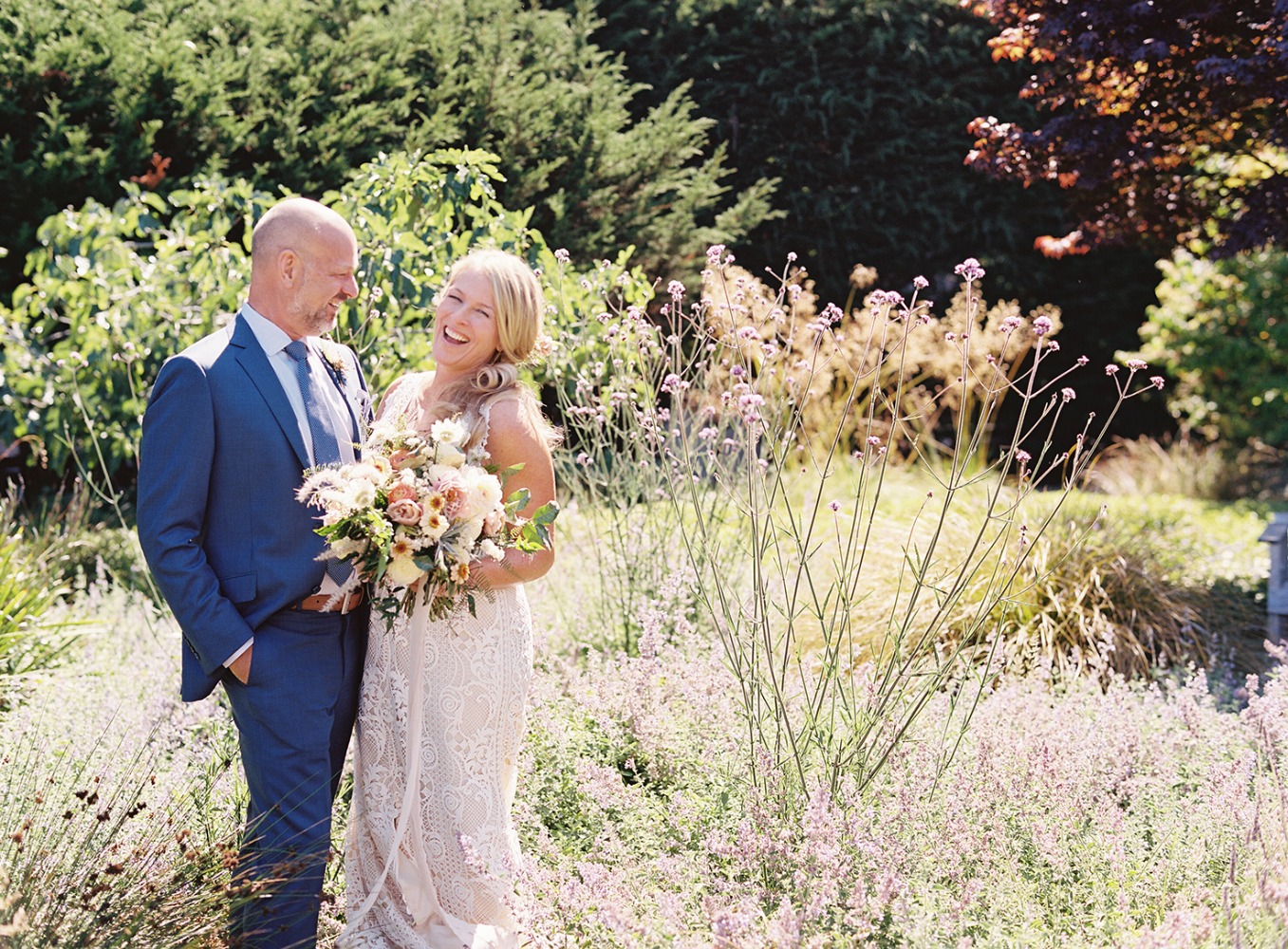 upscale-barn-wedding-at-the-peace-barn