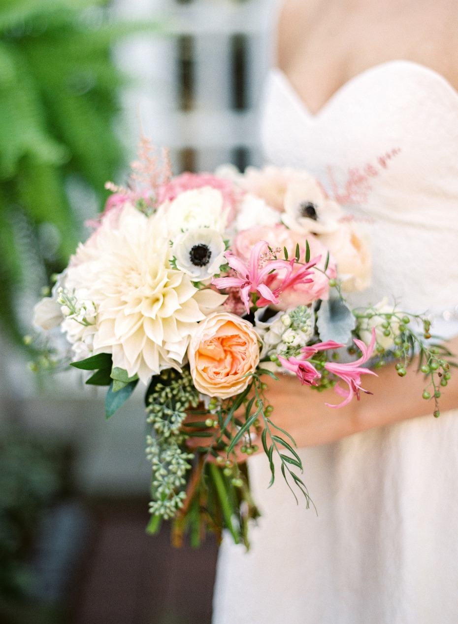 Soft and elegant bridal bouquet