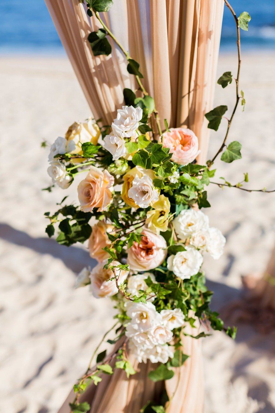 elegant wedding flower decor idea