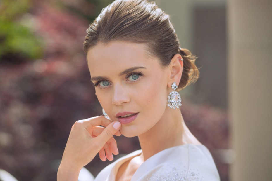 How to Pick the Perfect Pair of Bridal Earrings