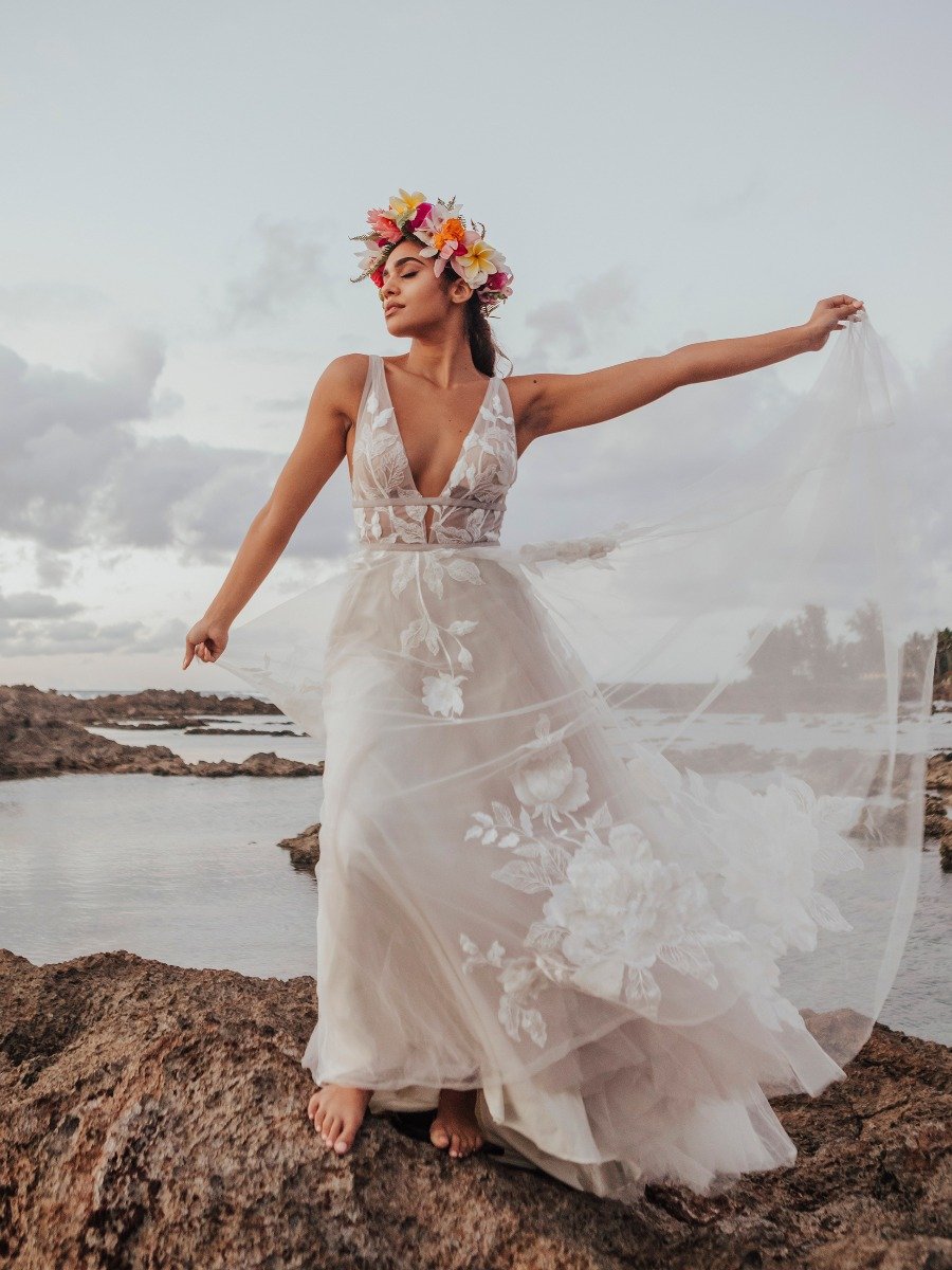Boho Tropicana Inspired Bridal Shoot In Hawaii
