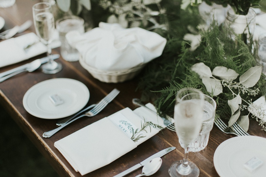 white and green wedding table
