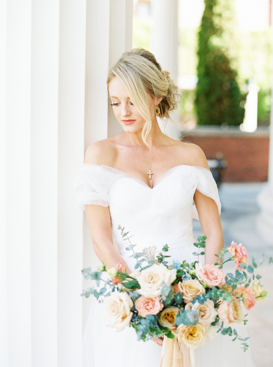 classic and romantic wedding style