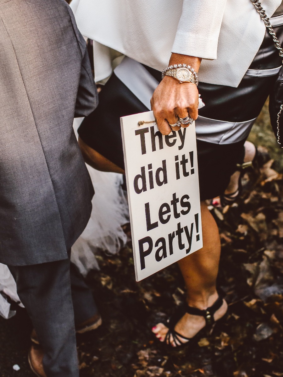 How to Politely Tell Your Guests They Need to Come Solo