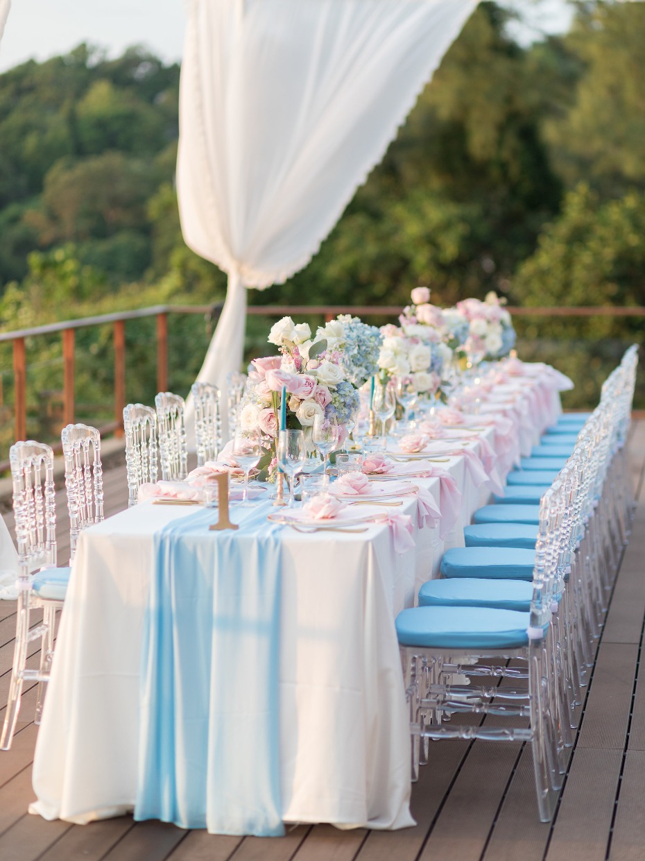 Glam wedding reception in pink and blue