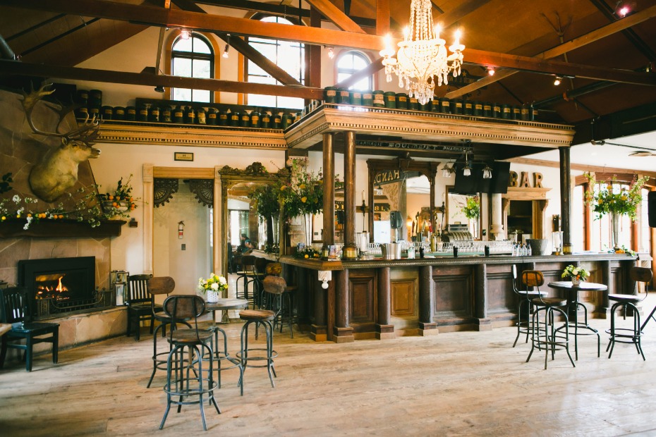 How to Wed Under a 175-Year-Old Walnut Tree in Calistoga California