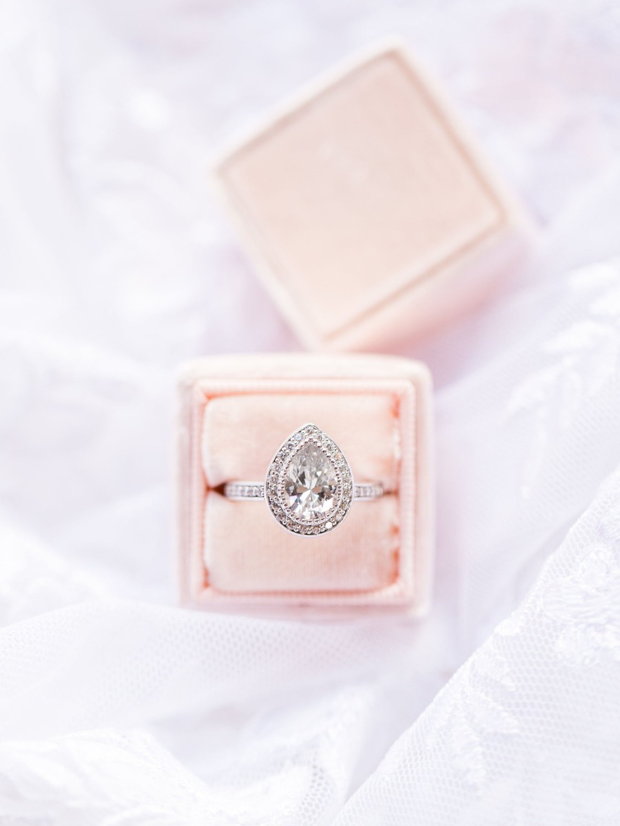 7 Vintage Style Engagement Rings From MiaDonna That Rock