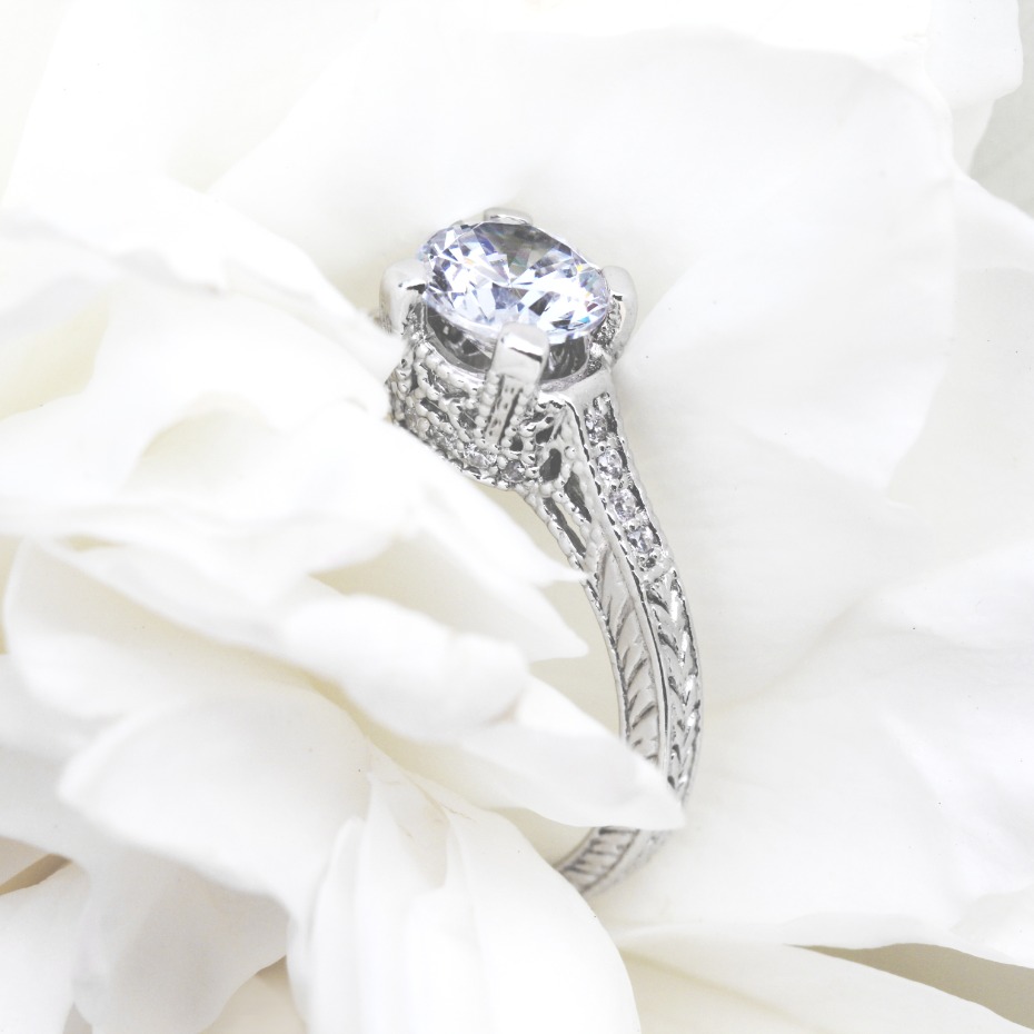 7 Vintage Style Engagement Rings From MiaDonna That Rock