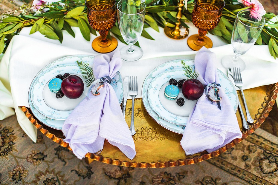 gold and pastel wedding table decor