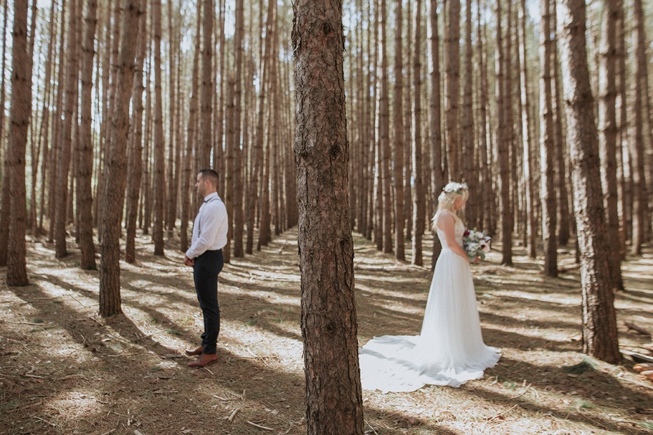 romantic wedding photos in the woods