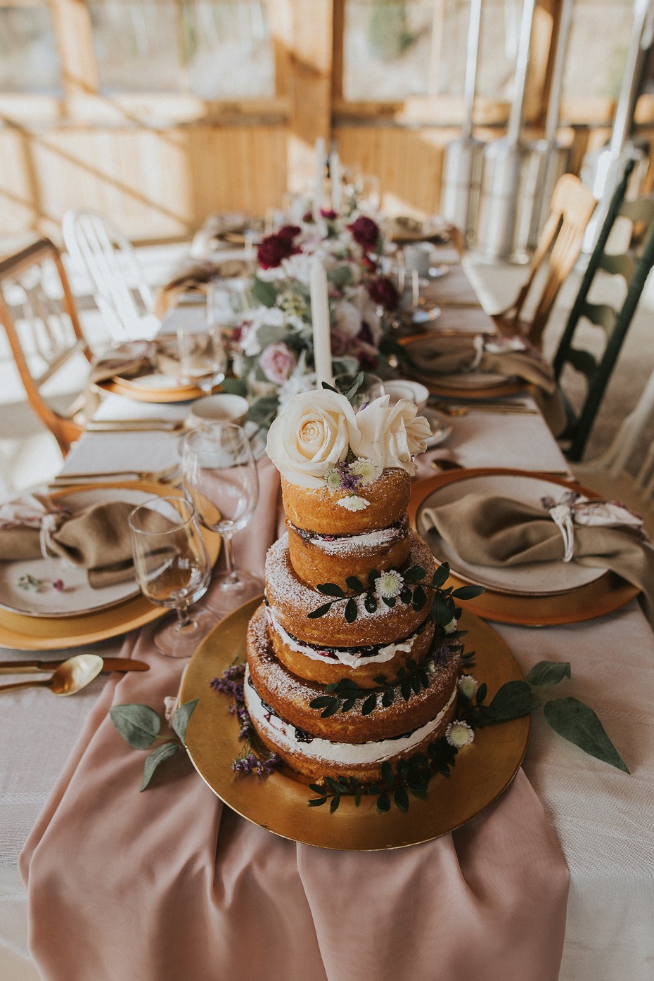 soft pink and gold wedding table decor