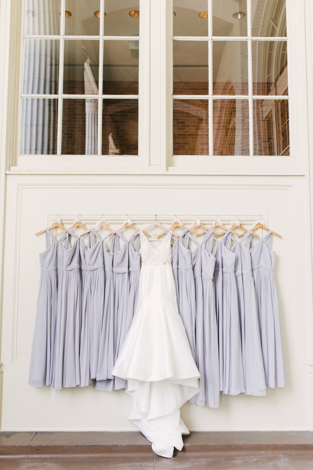 lavender-white-and-gold-wedding-in-a