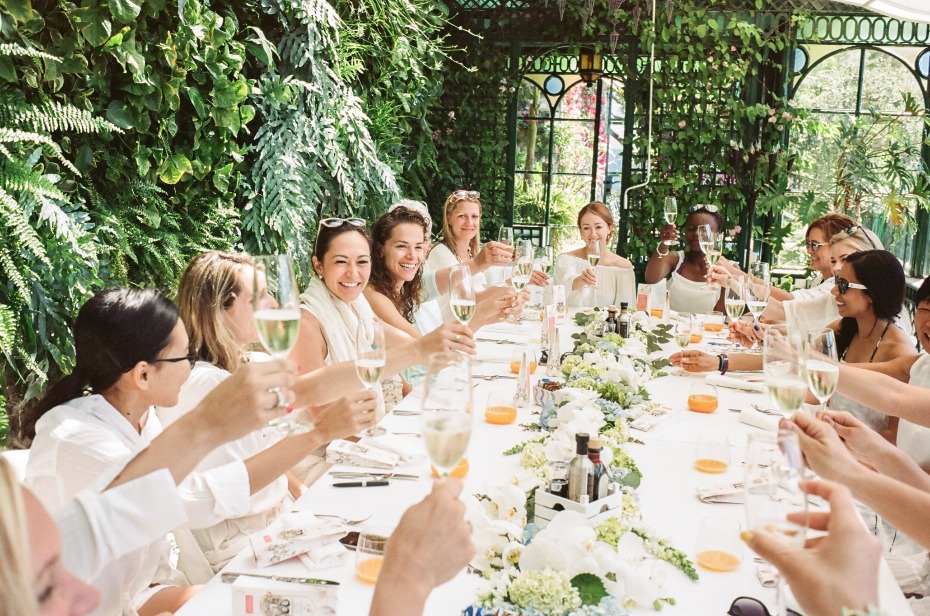Bridal breakfast with bridesmaids