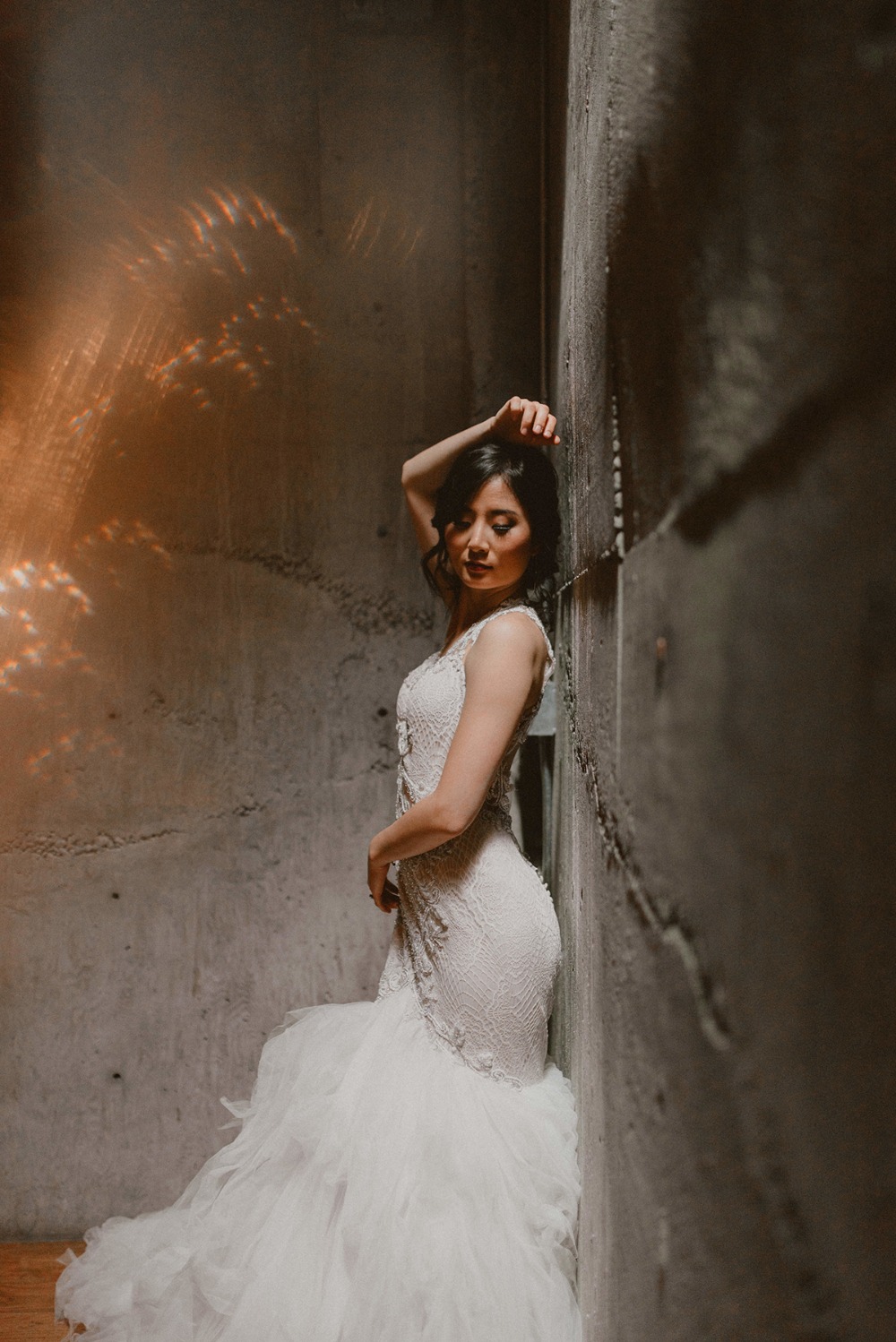 dramatic bridal photo idea