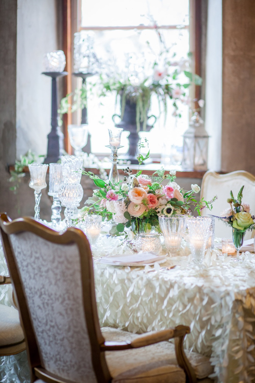 romantic fairytale wedding table decor