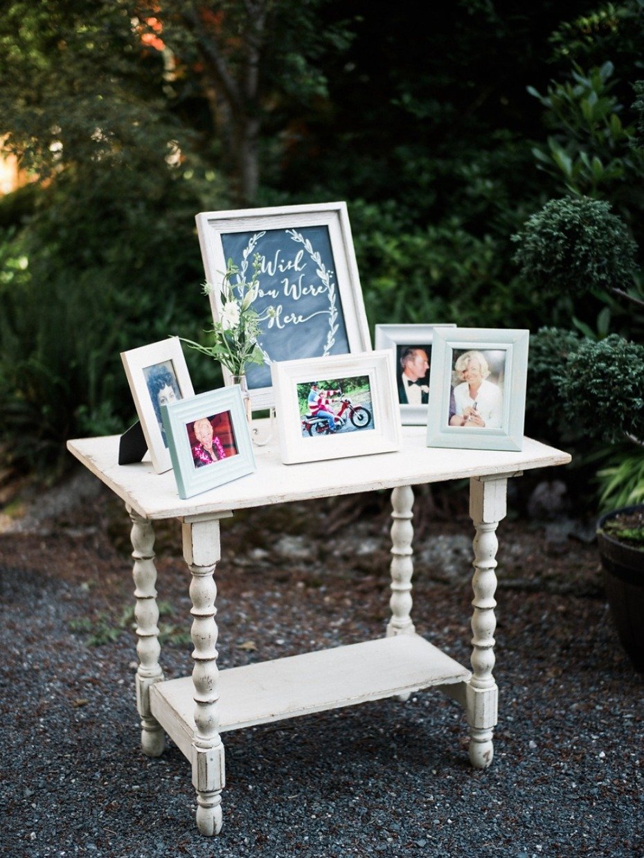 Wedding Remembrance Photo Table
