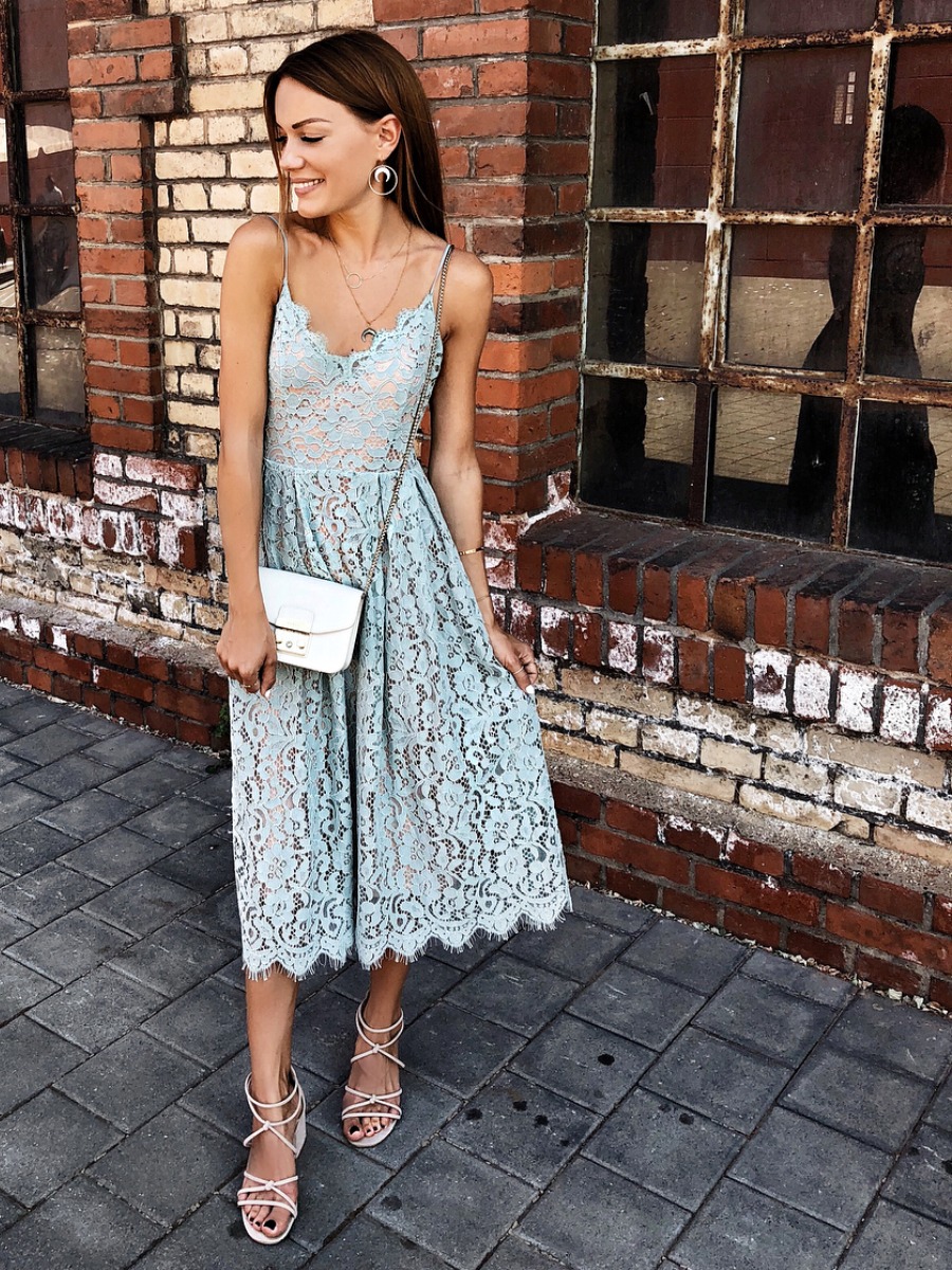 What to Wear as a Guest to An End of Summer Wedding