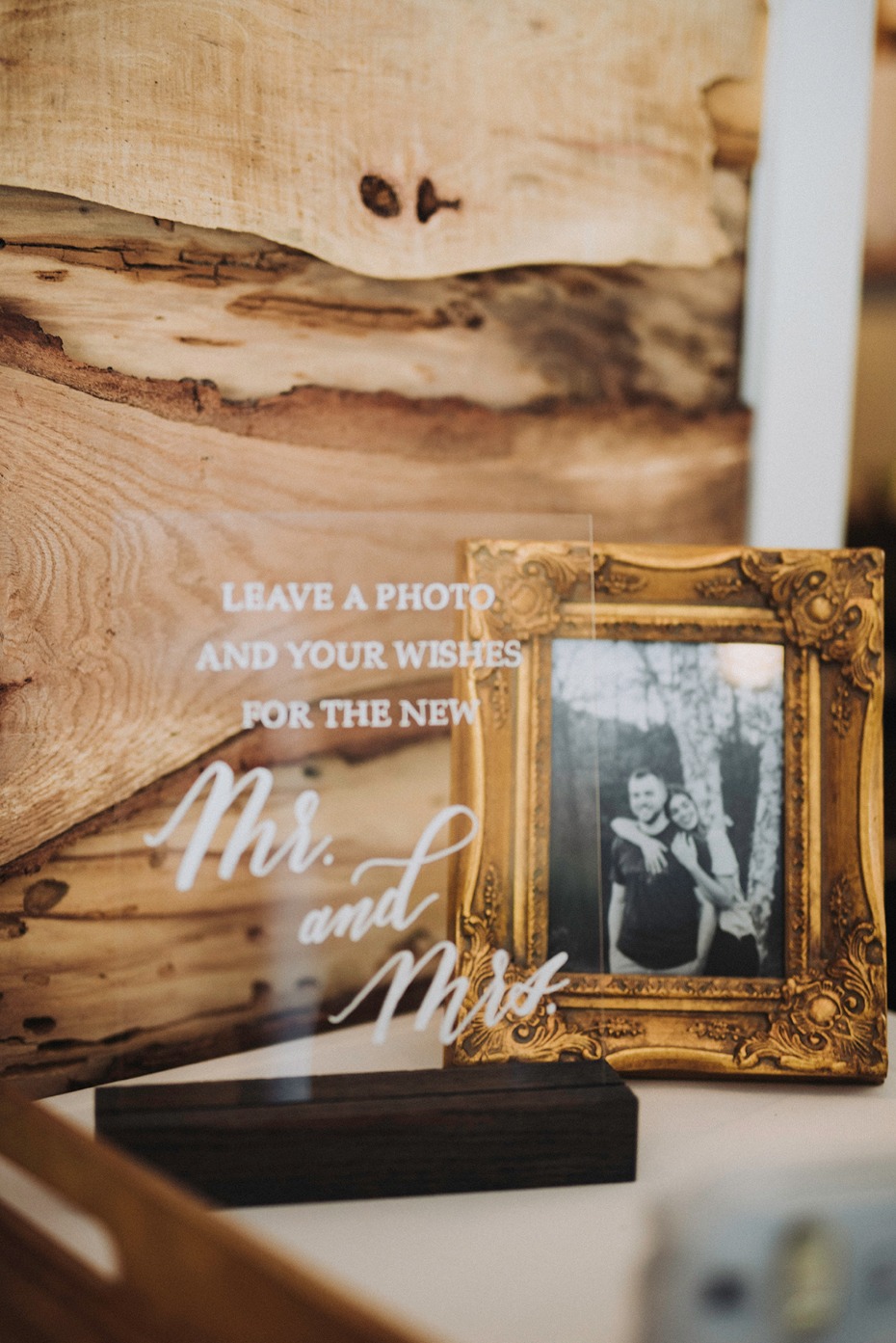 leave a photo guestbook table