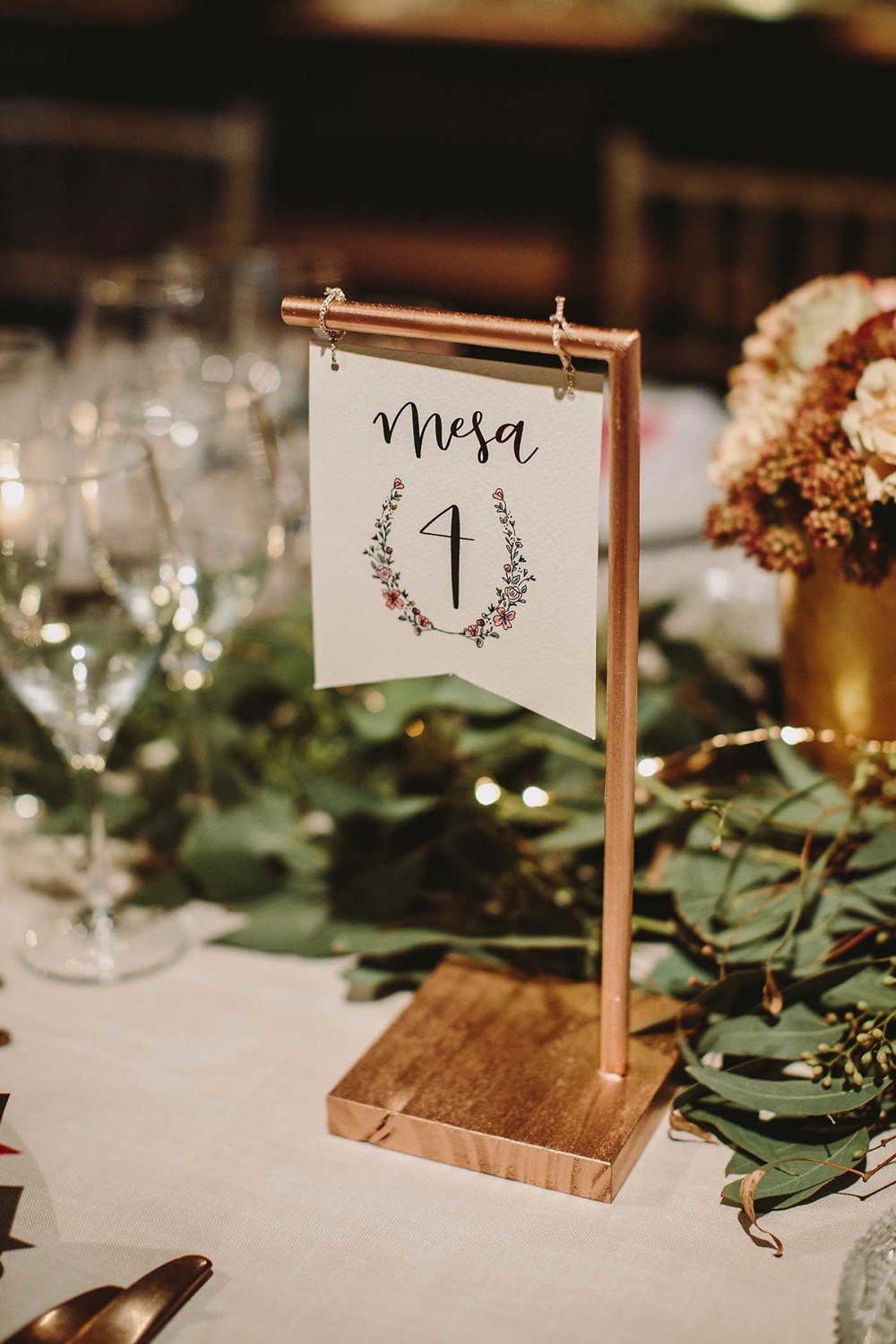 hanging table number