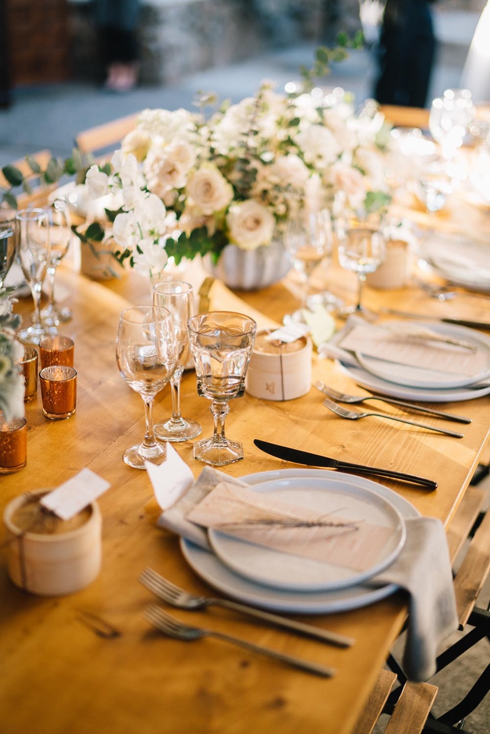 classicromanticweddingdaywithanadorabletwist42