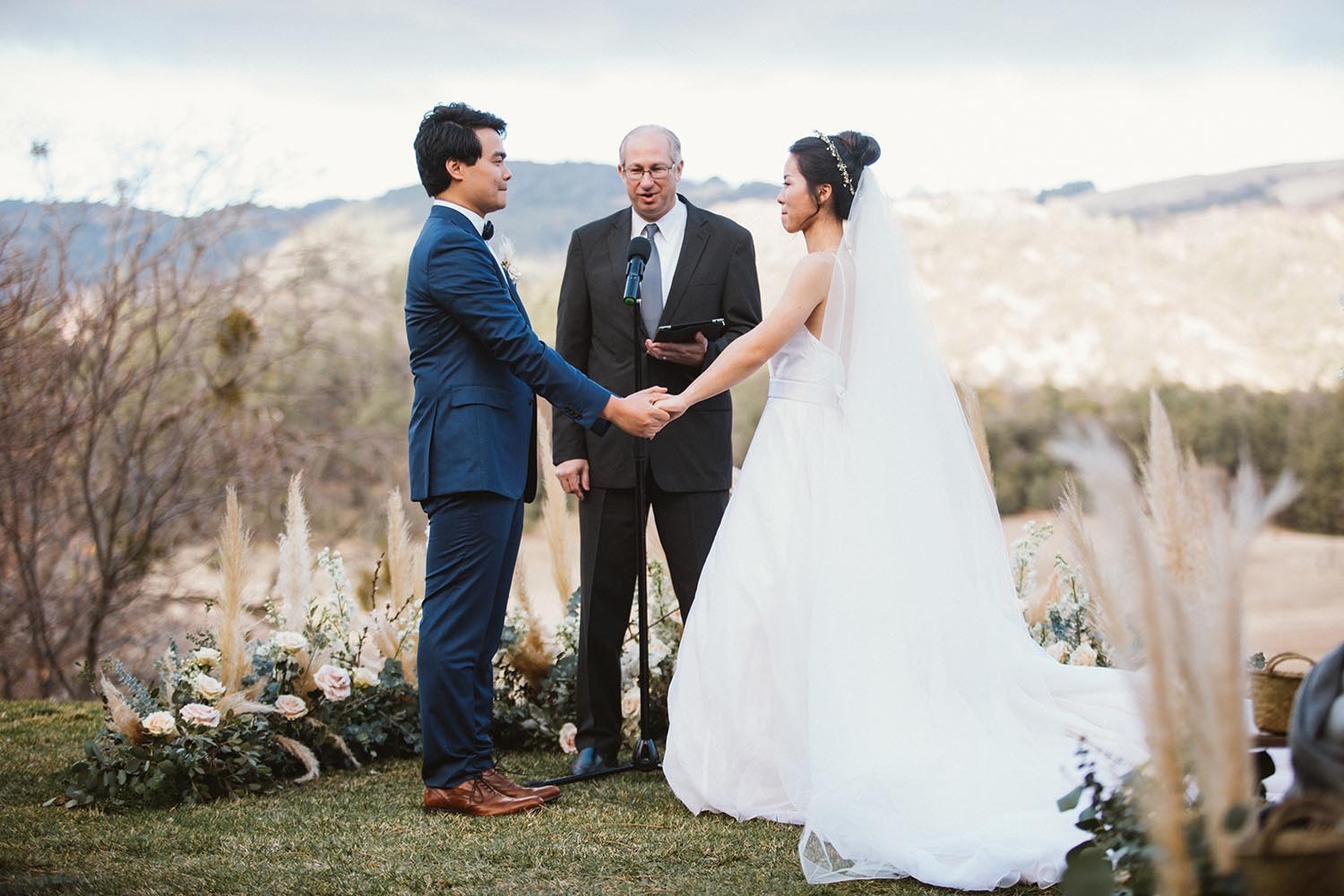 classicromanticweddingdaywithanadorabletwist44