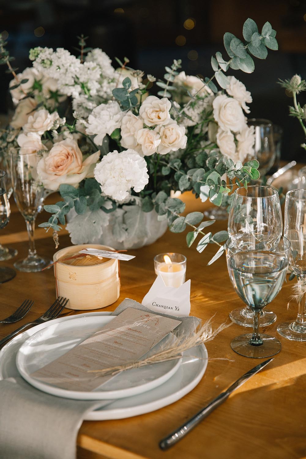 elegant neutral tone wedding table decor