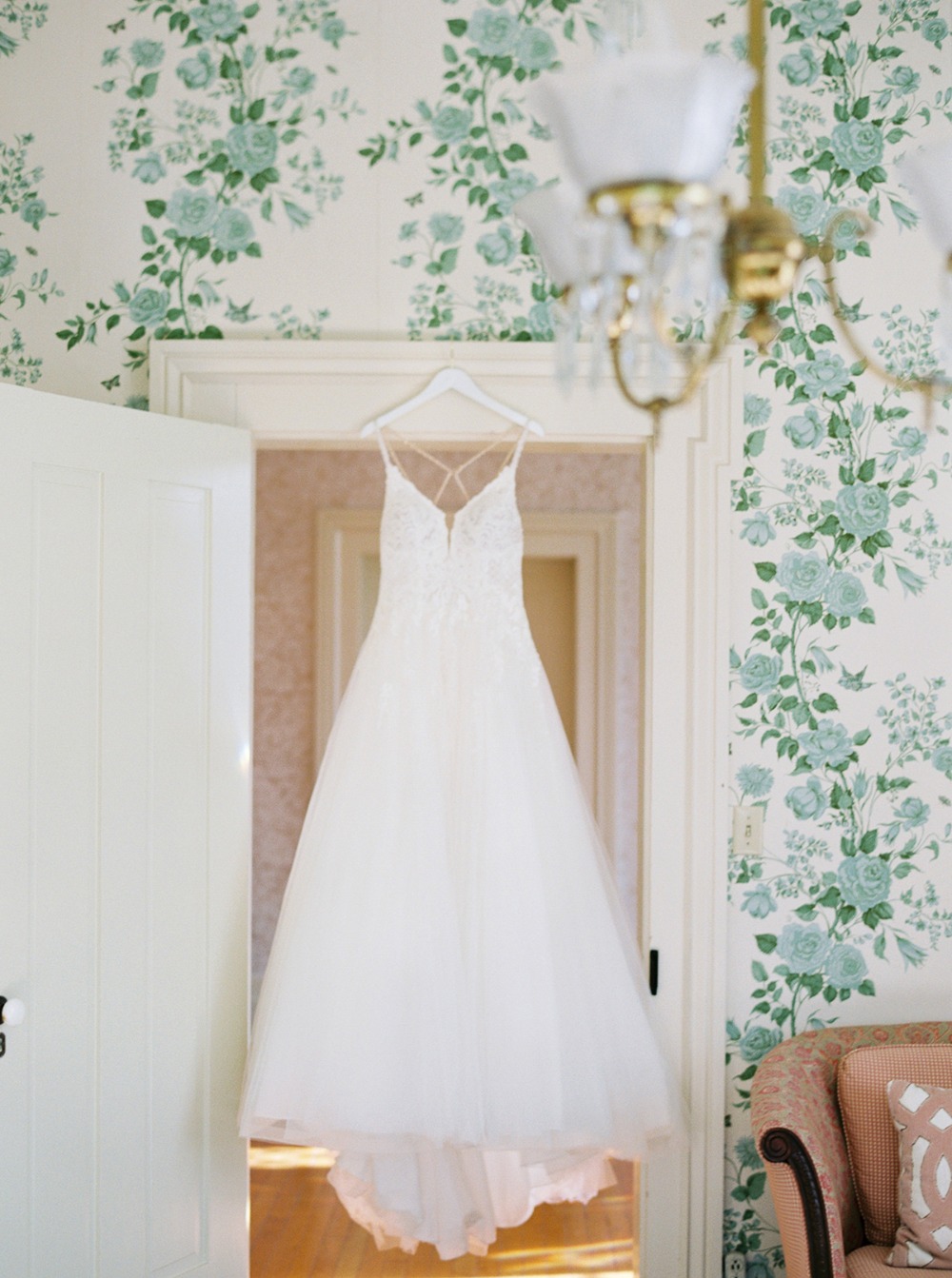 how-to-have-a-springtime-wedding-at-a