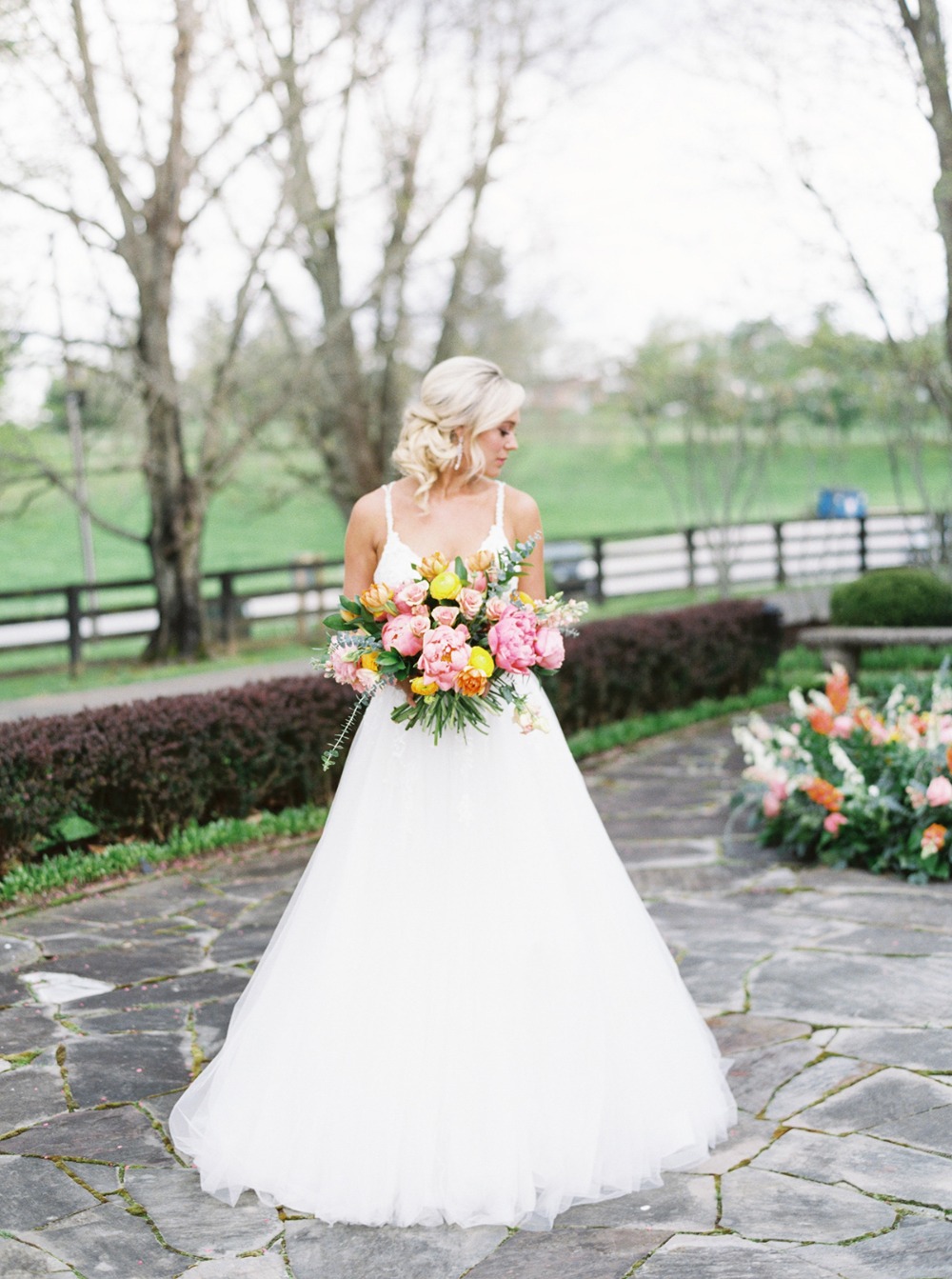 how-to-have-a-springtime-wedding-at-a