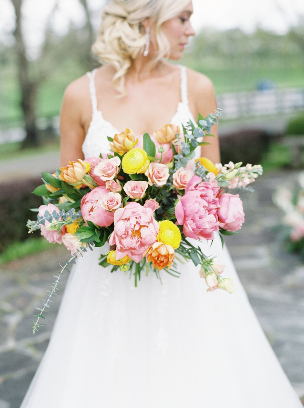 how-to-have-a-springtime-wedding-at-a