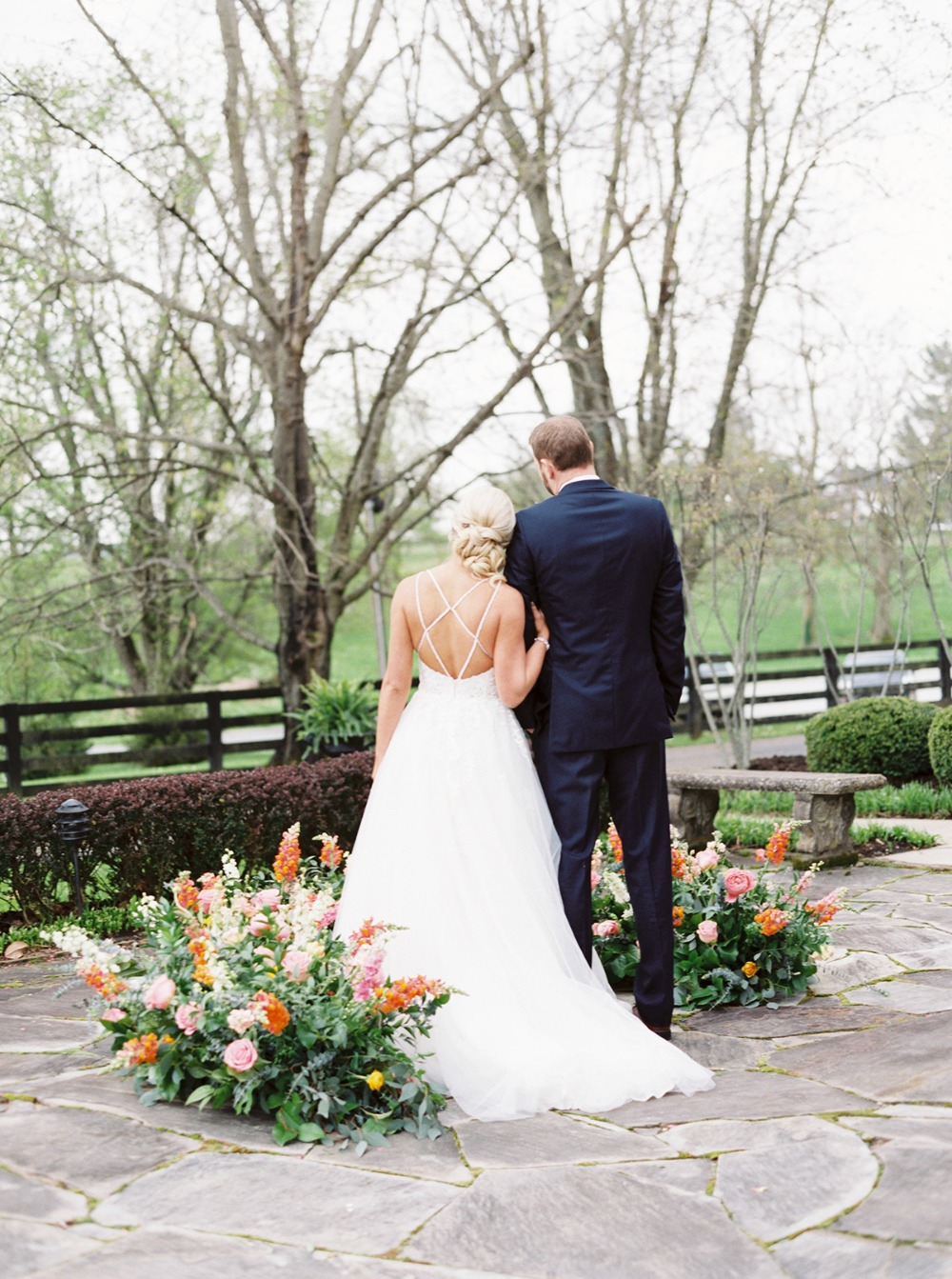 how-to-have-a-springtime-wedding-at-a