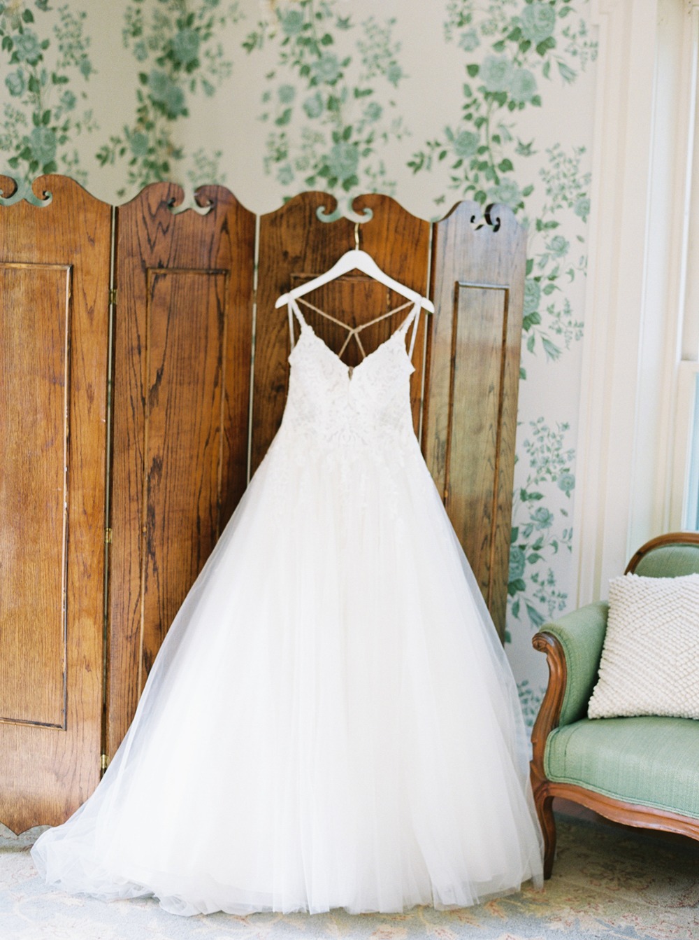 how-to-have-a-springtime-wedding-at-a