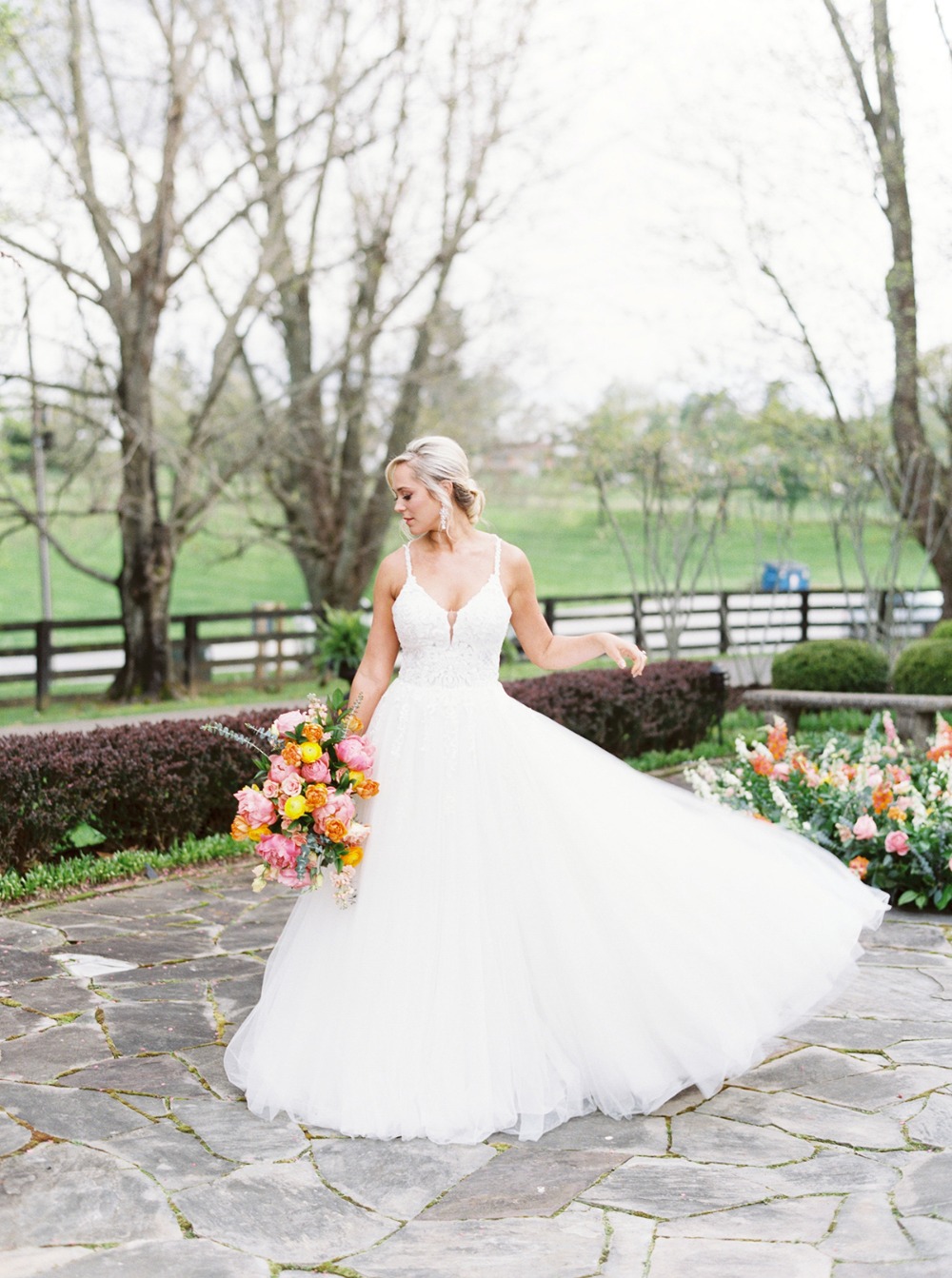 how-to-have-a-springtime-wedding-at-a