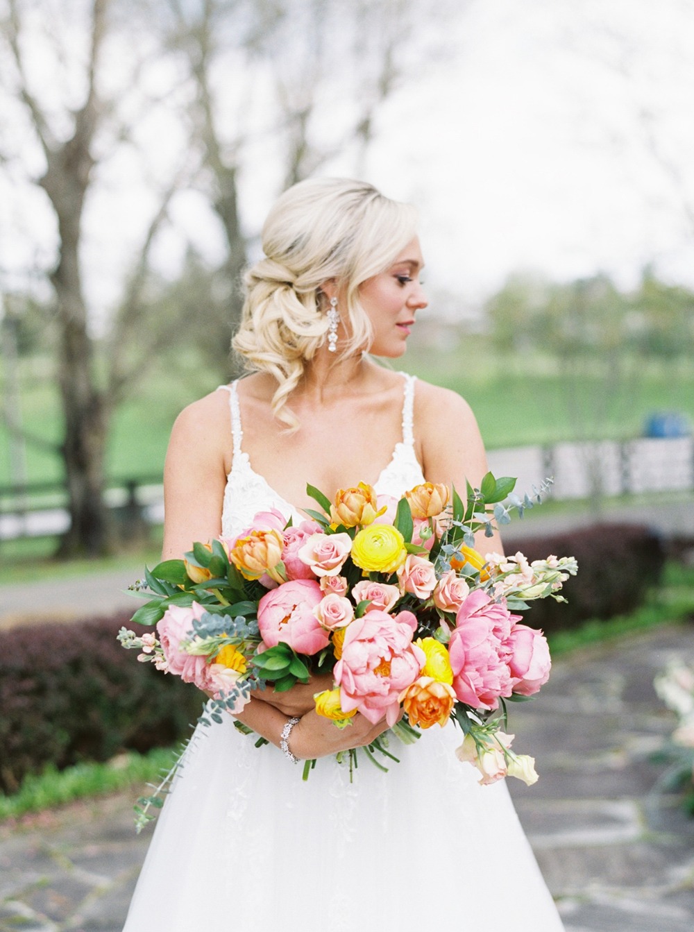 how-to-have-a-springtime-wedding-at-a