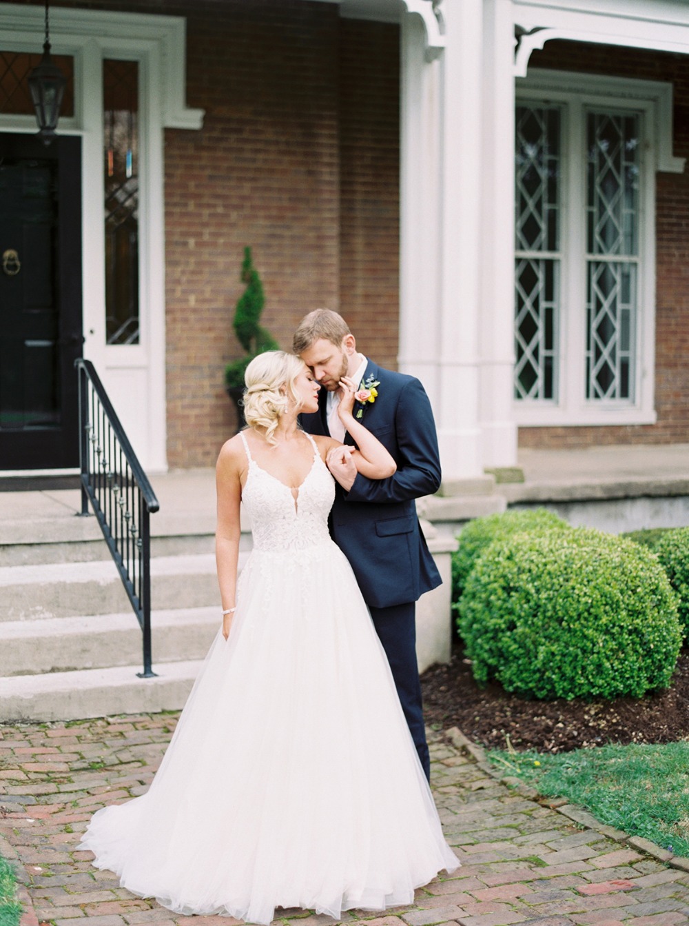 how-to-have-a-springtime-wedding-at-a