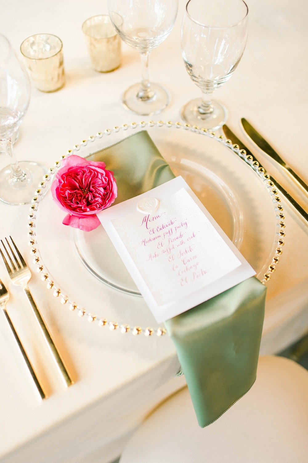 classic and chic wedding place setting
