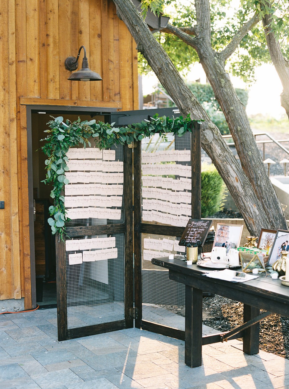 Polaroid guestbook idea