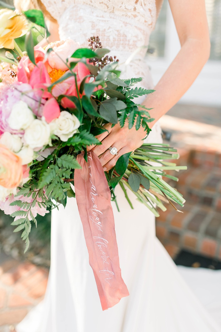 wedding bouquet ribbon wrap