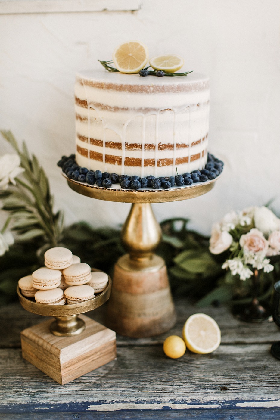 drizzle wedding cake topped with lemons