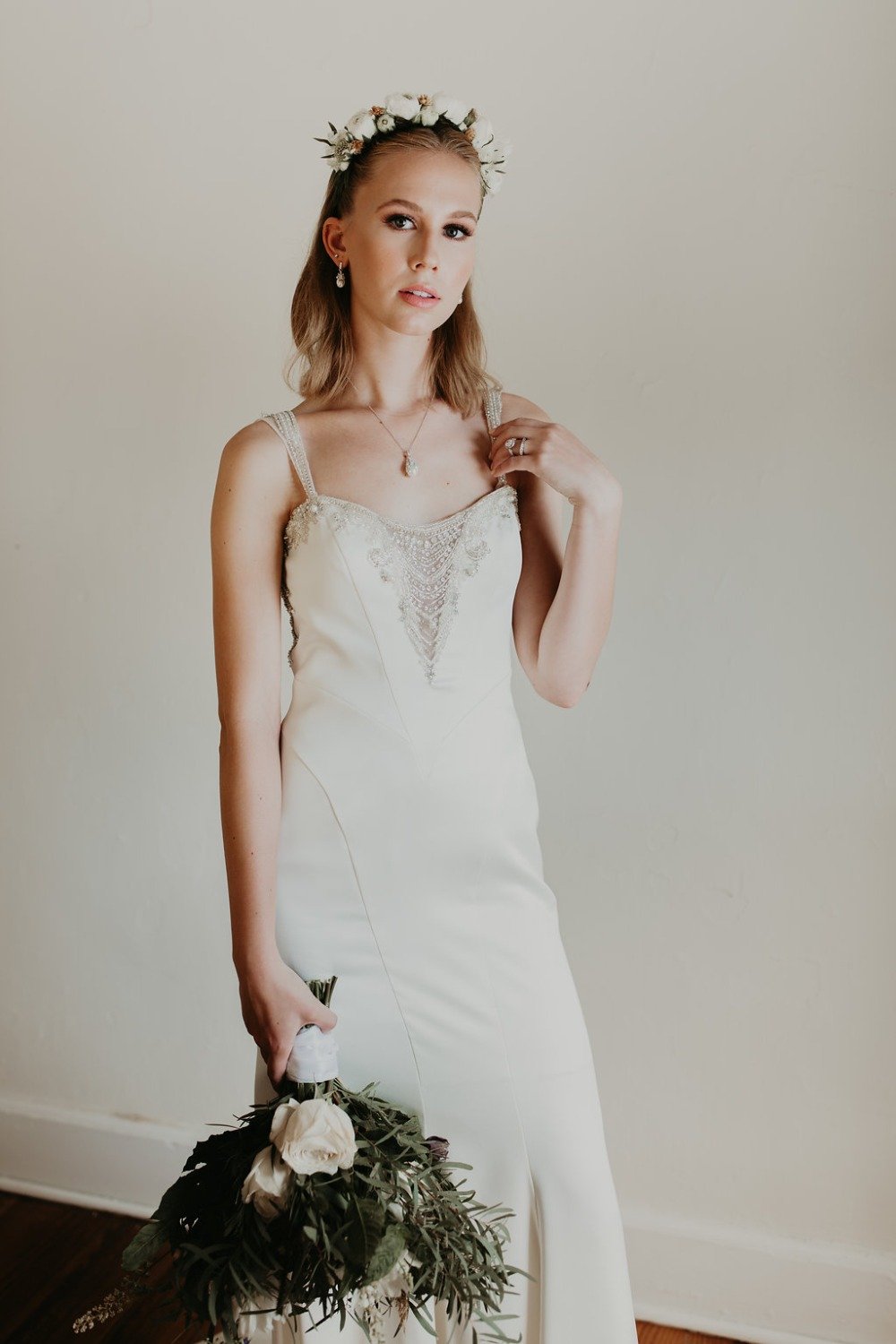 chic and simple bridal style
